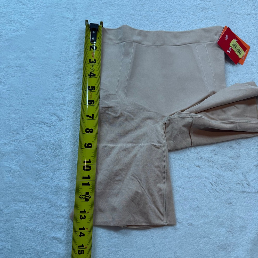 Spanx OnCore High-Waisted Mid-Thigh Short Womens Small Beige NWT Sculpting - Picture 4 of 10